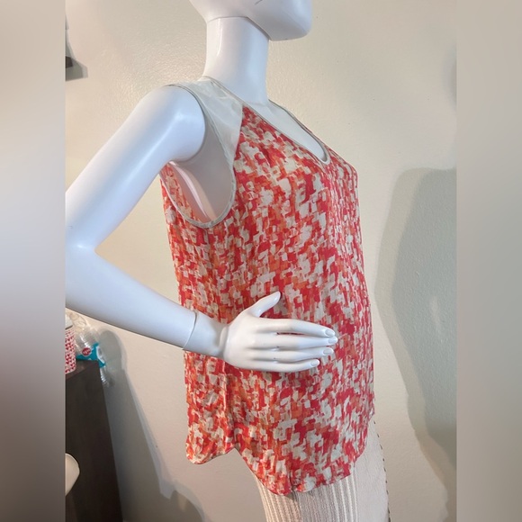 Classiques Entier Red & White Geometric Blouse |
New No Tags - Picture 3 of 8